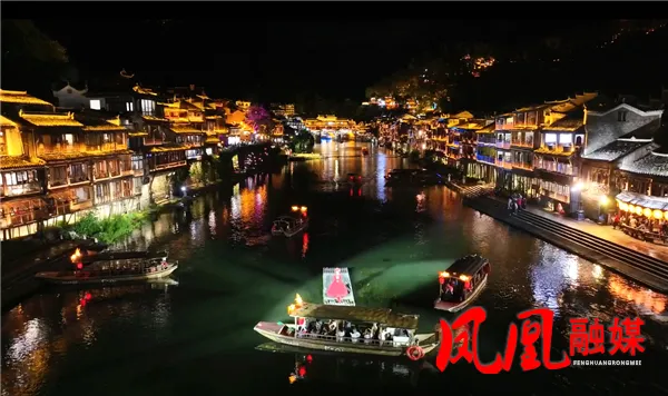 凤凰古城:服装租赁市场持续升温 五一假期有望迎来客流火爆