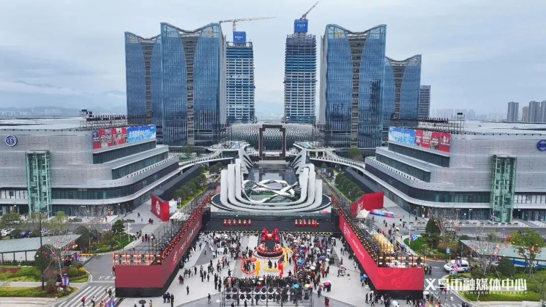 与市场发展同频共振——访国际商贸城一区经营户李红松