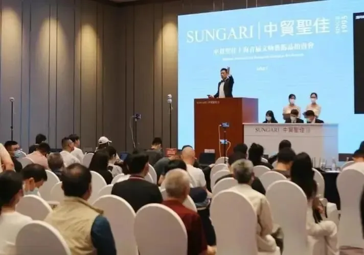 佣金之变:2026年艺术品市场的权力博弈与藏家生存法则