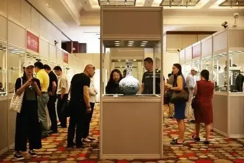 佣金之变:2026年艺术品市场的权力博弈与藏家生存法则