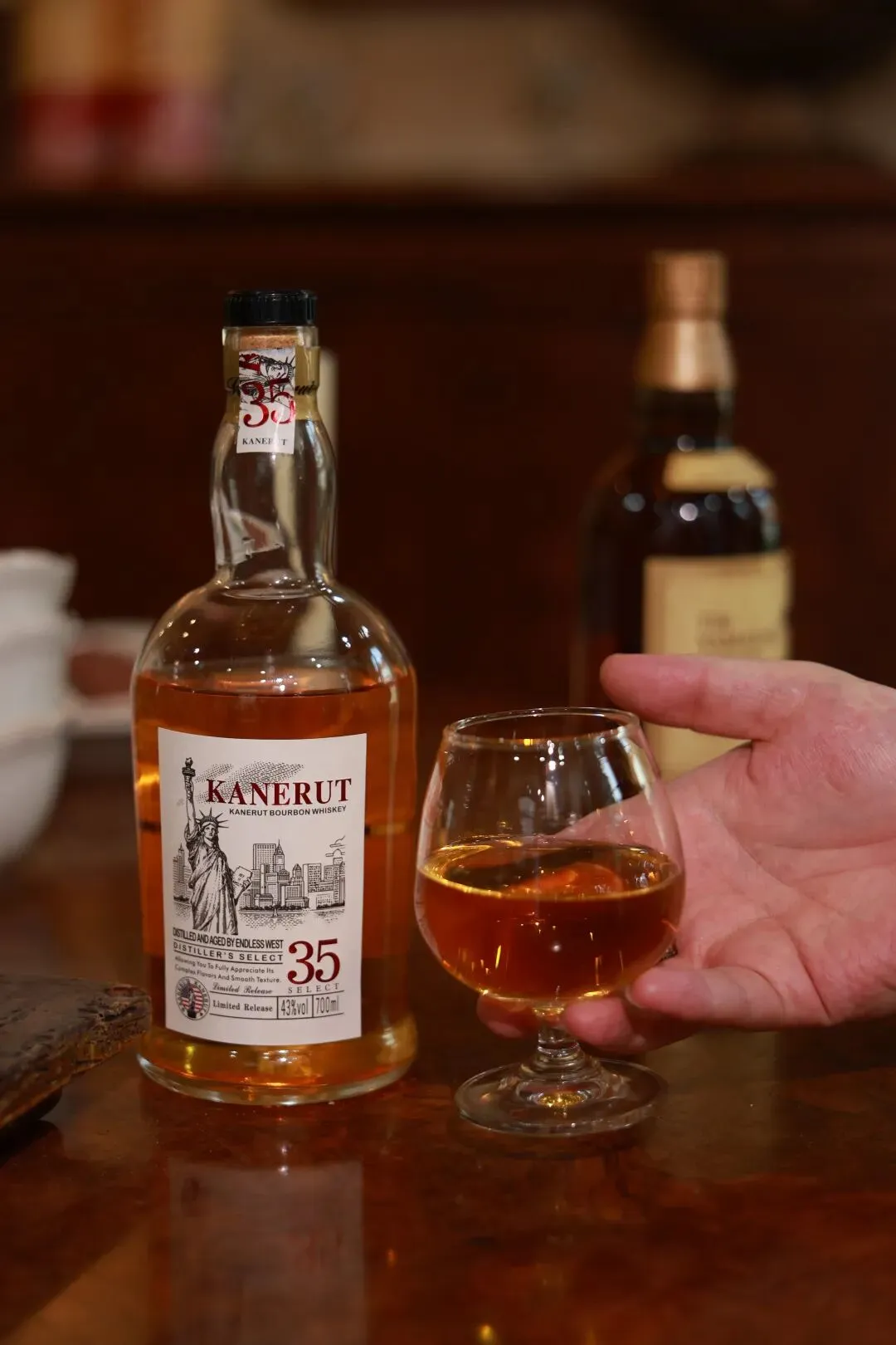 川普发疯,欧美市场变天!3000多的美国烈酒「波本威士忌」,今天100多拿下!