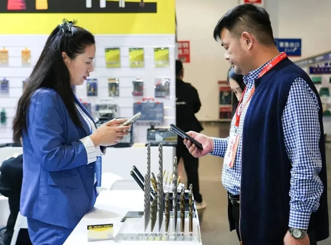 给德国人打工20年,如今垄断全球7成市场,江苏丹阳终于上桌了!