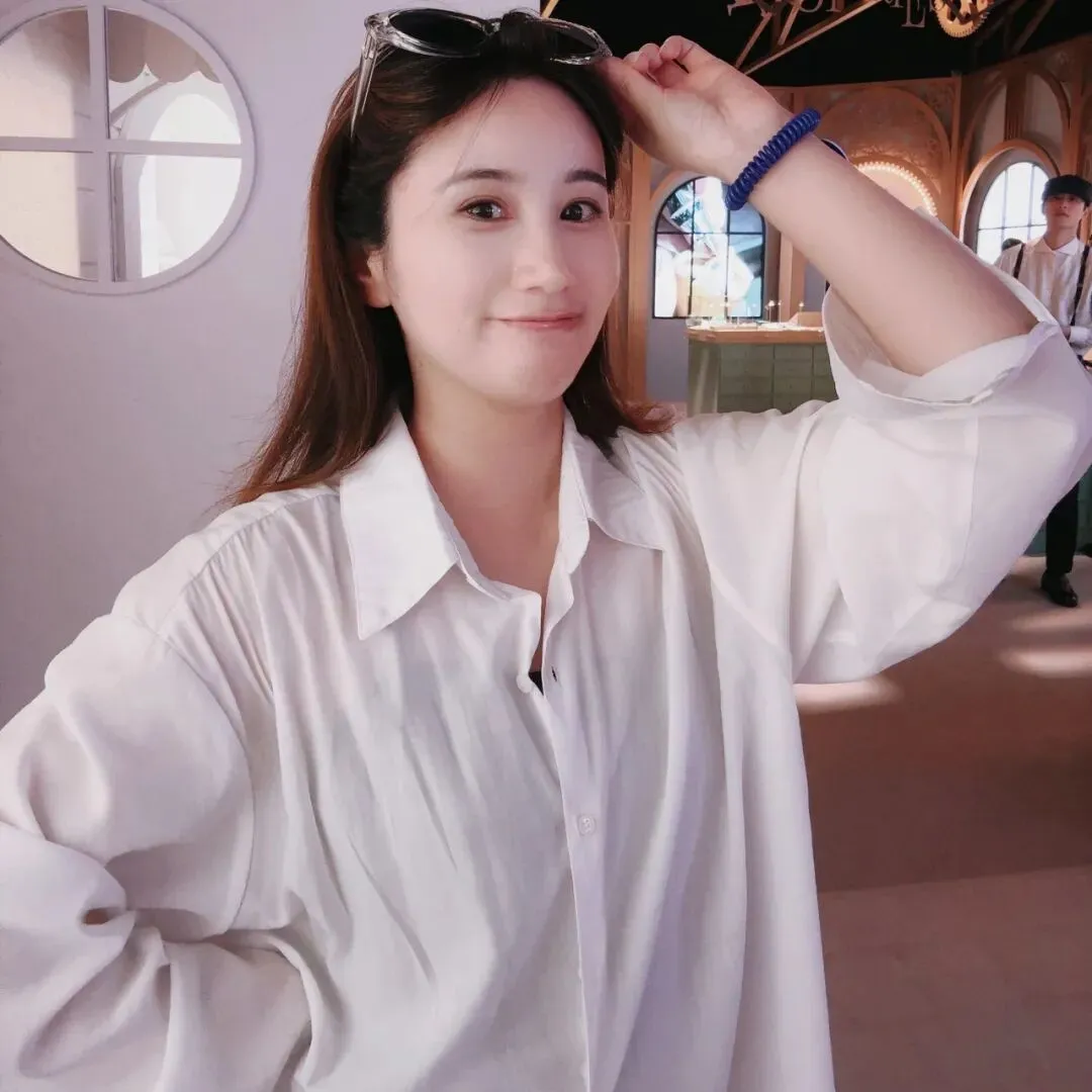 96年市场工作,法语&艺术生,喜欢探店&烹饪&运动,外在反差感强的小姐姐想脱单|生活明朗,万物可爱