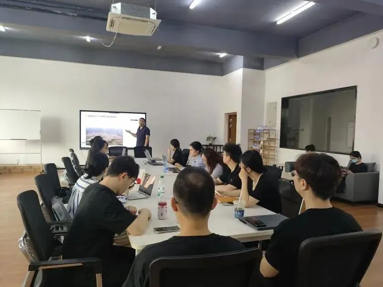 复盘促提升 聚力启新程——吉利繁星AI营销产业学院第一期项目汇报复盘会顺利召开