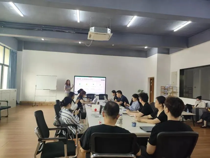 复盘促提升 聚力启新程——吉利繁星AI营销产业学院第一期项目汇报复盘会顺利召开