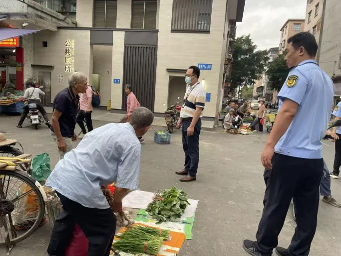 【城事】赤坭镇多部门联合开展市场周边市容环境整治行动