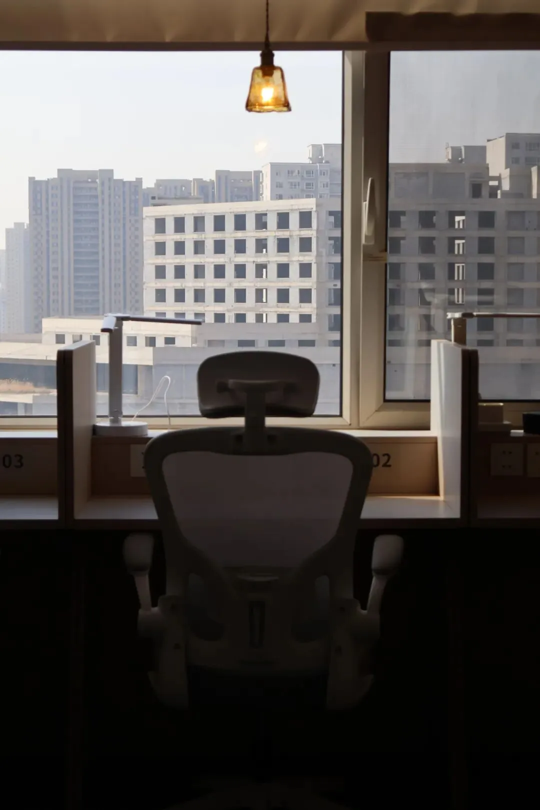 Real市场洞察 | 22岁不毕业:中国式“全职备考”正成为“后大学时期”常规人生