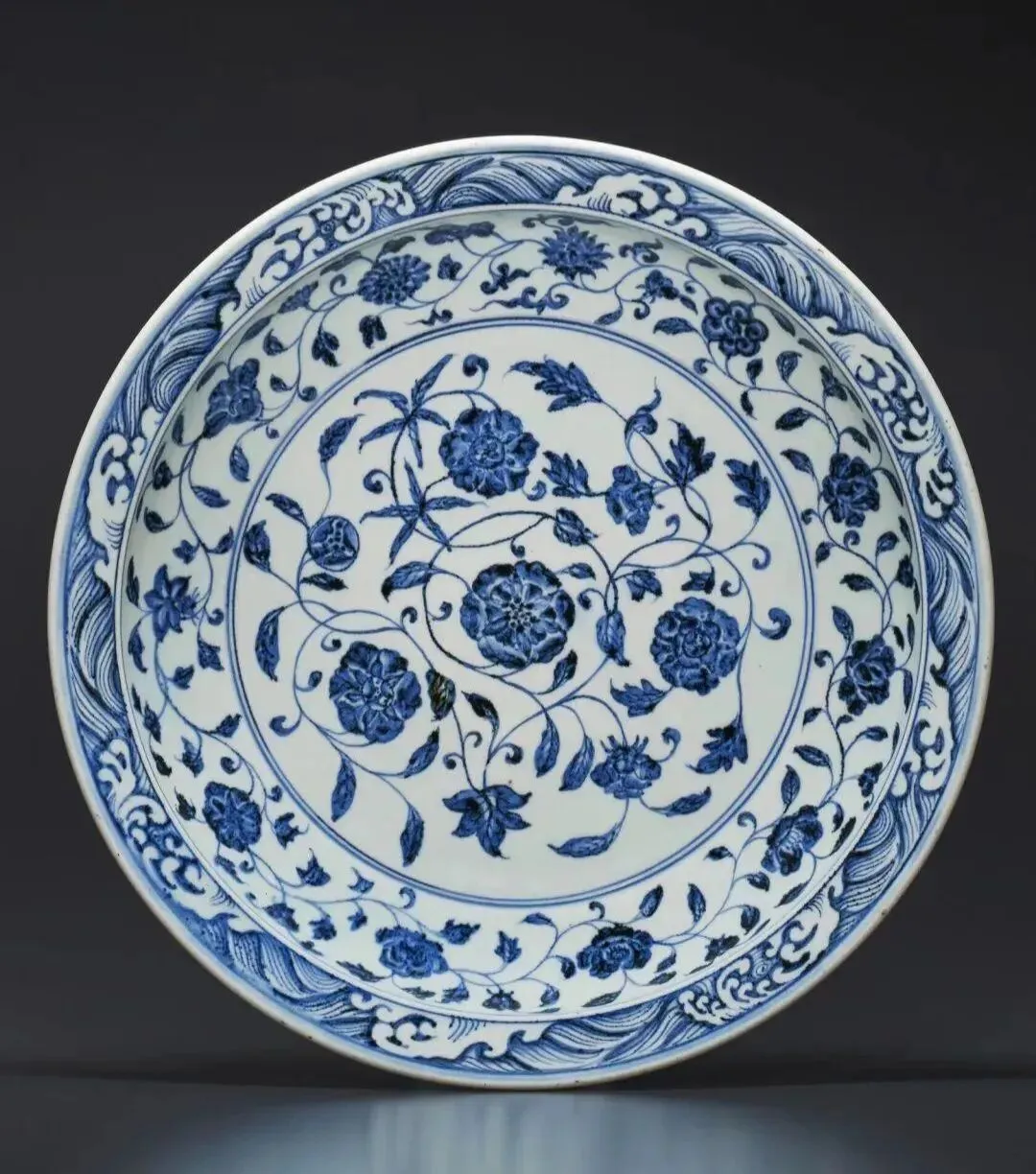 明代永宣时期的青花大盘不要碰!市场上几无真品.