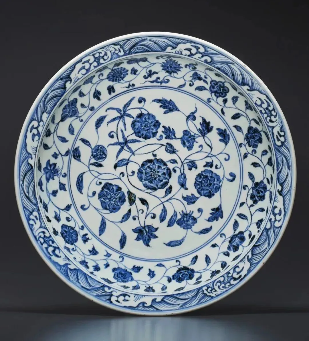 明代永宣时期的青花大盘不要碰!市场上几无真品.