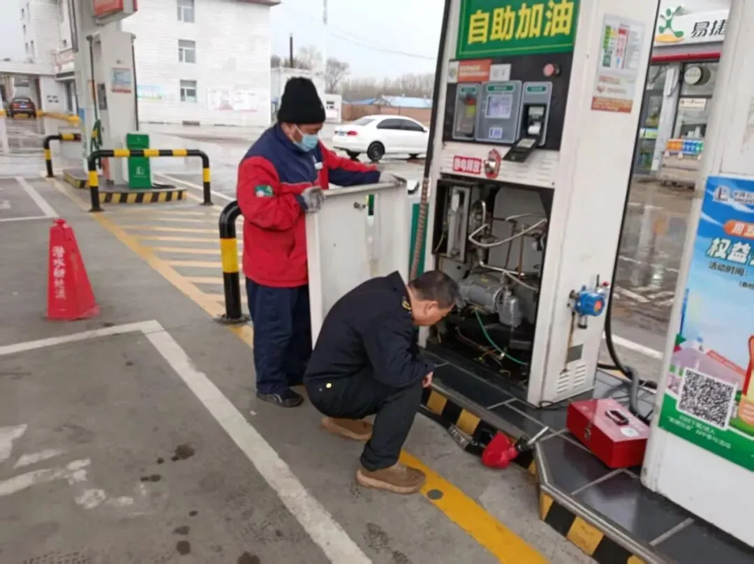 昂昂溪区应急管理局开展成品油市场安全检查及“利剑”行动专项安全检查