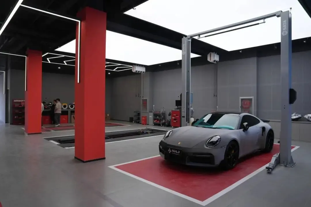 观点丨2026年新能源汽车改装是汽车后市场门店的必做题——以“人、货、场、流”四维破局,抢占万亿赛道最后窗口期!