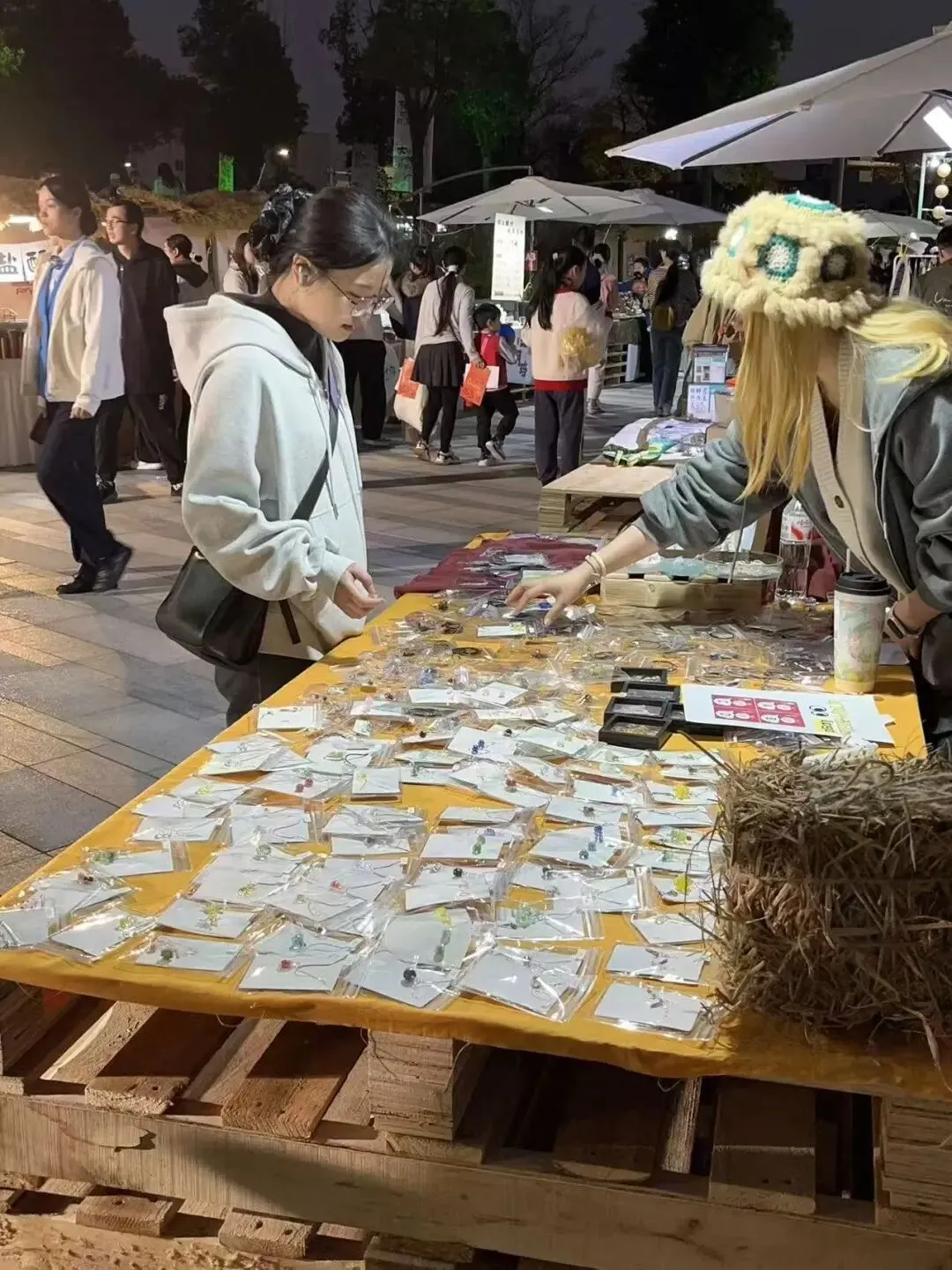 小玻璃玩转大市场!海藤博玻璃工作室以实践培育玻璃艺术新人才