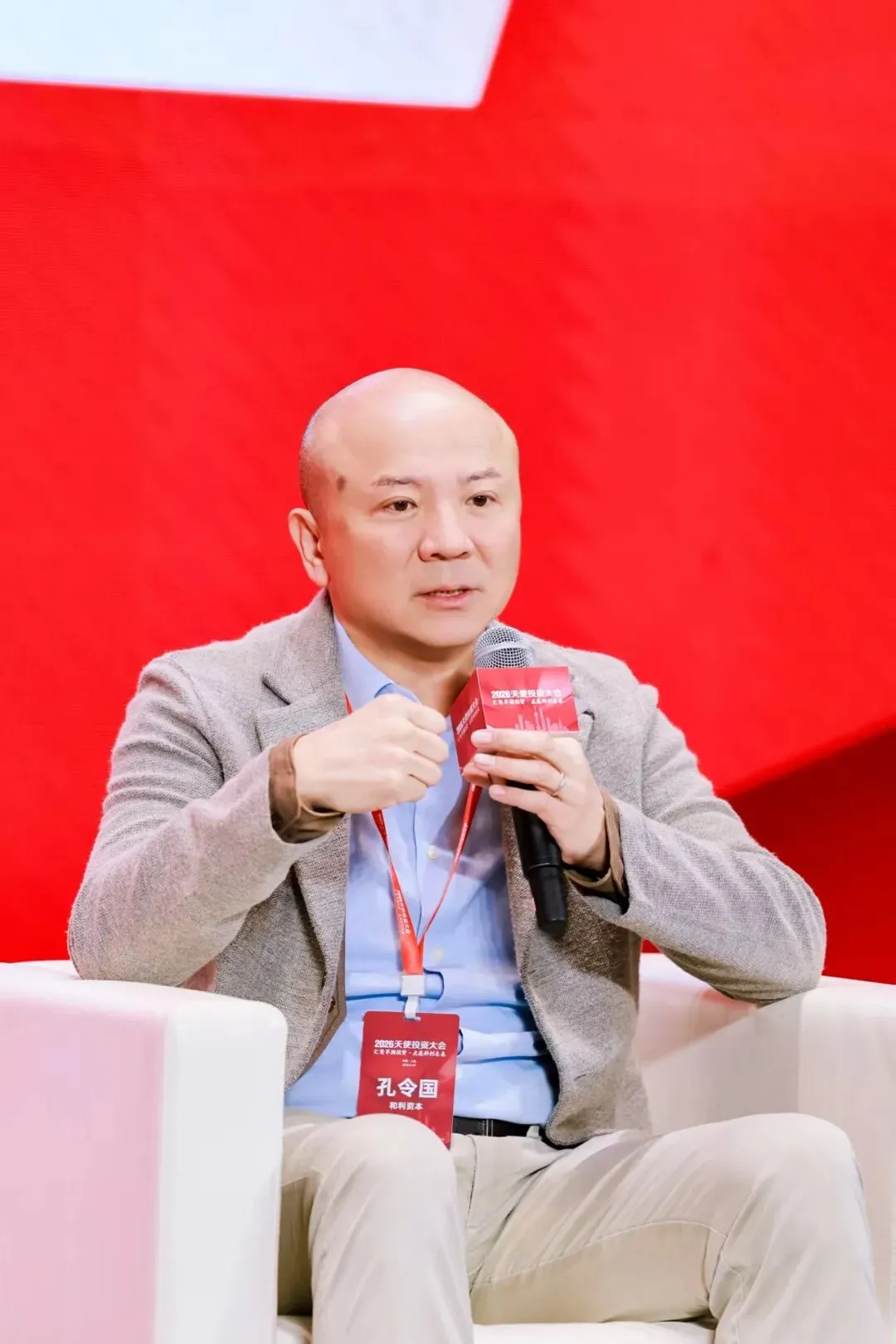 “DeepSeek首次融资”传闻震动市场!寒武纪、沐曦股份、摩尔线程和张雪机车的天使投资人都回应了