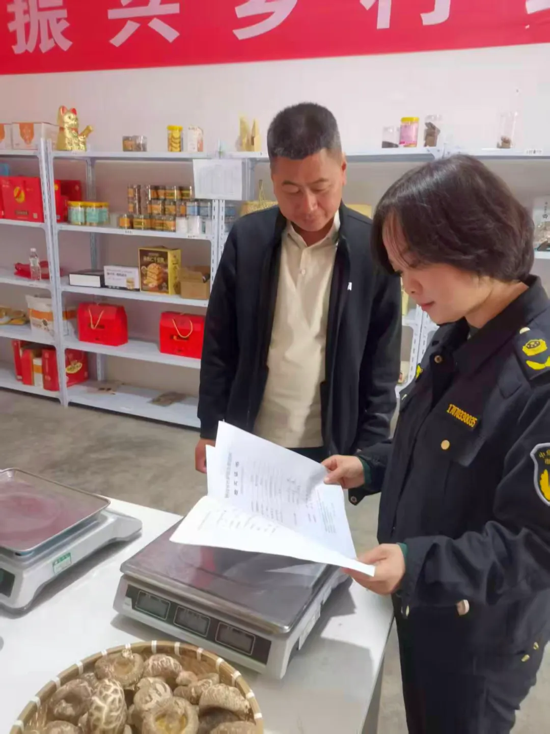 主动上门优服务 精准护航助直播——长寿市场监管所助力辖区电商主播规范经营