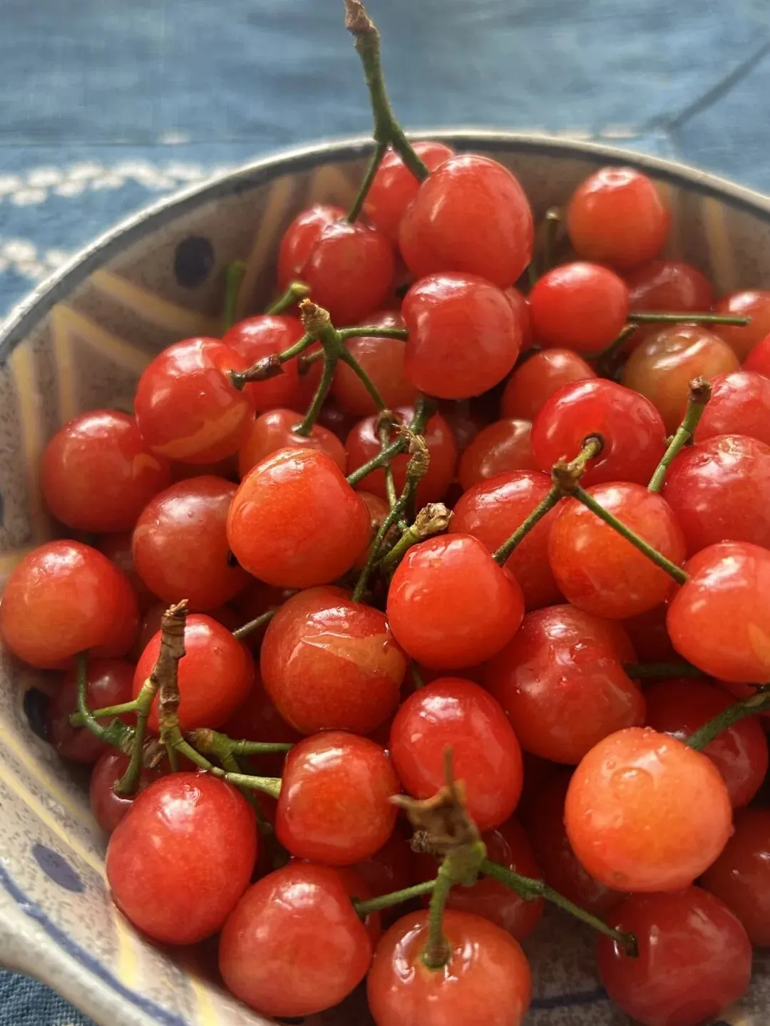 我们从小吃到大的中国樱桃,为何在市场上干不过车厘子?