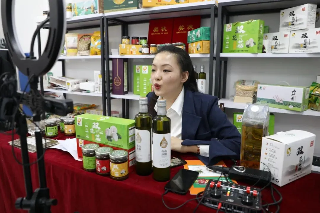 【全民营销】九三分公司:线上线下多点齐发力 掀起“双十二”销售热潮