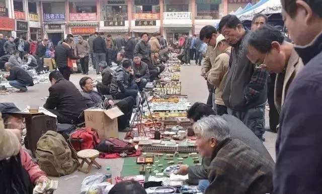 古玩市场低迷,别人恐惧我贪婪!