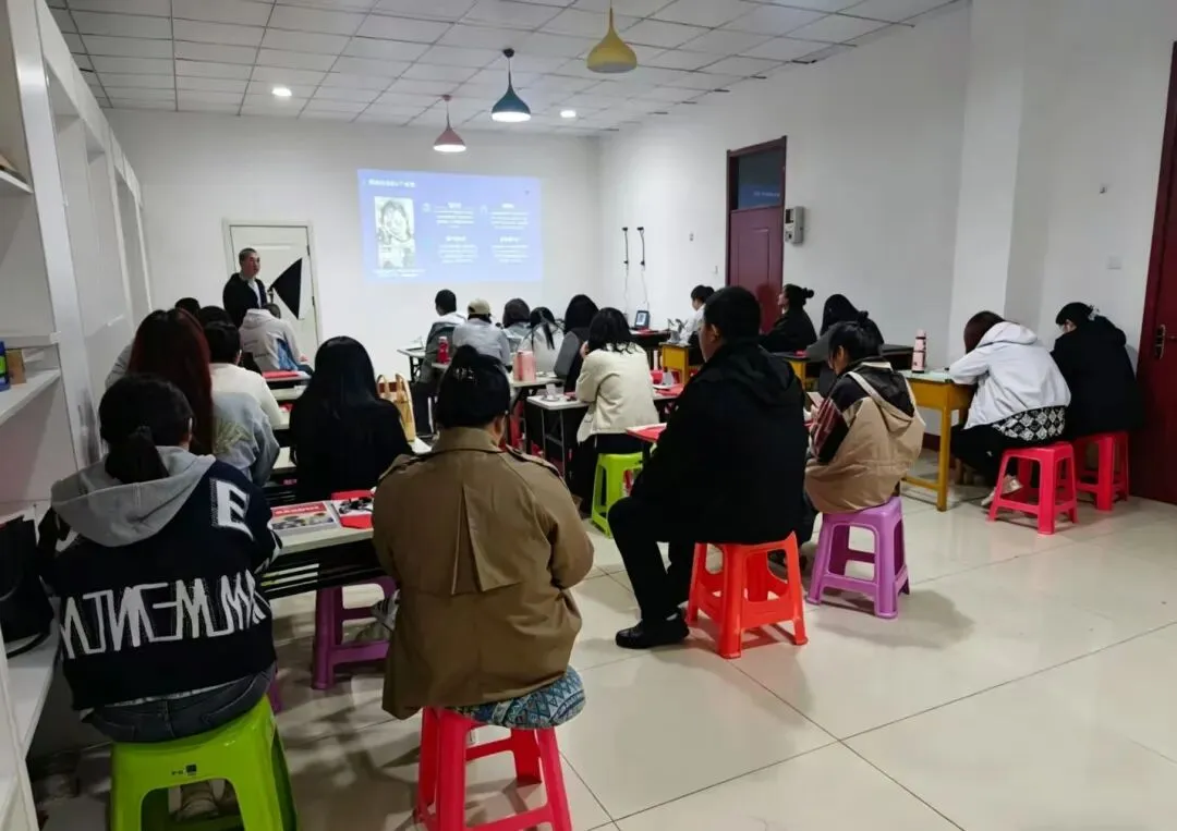 创优方舟创业基地开展互联网营销培训