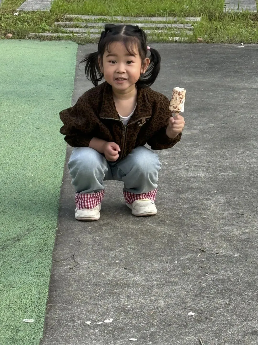 周末去了趟水果批发市场,蓝莓超大的