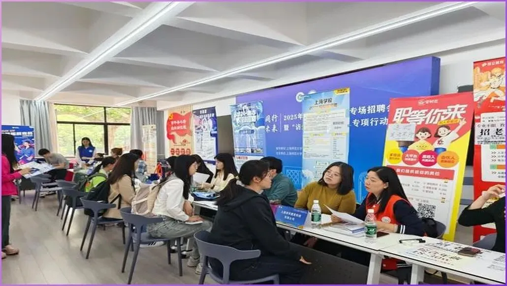 分数线持续走低的专业可能是就业市场在发出信号