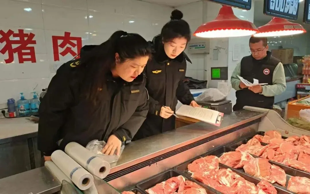 【护航双节】逊克县市场监督管理局打响两节期间食品安全保卫战