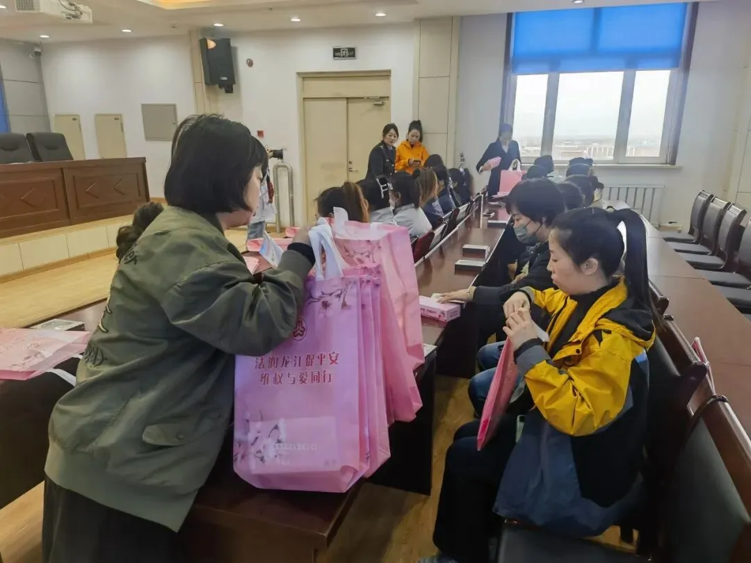 情暖巾帼 护“新”同行——市妇联、市市场监督管理局开展新兴领域女性关爱服务活动