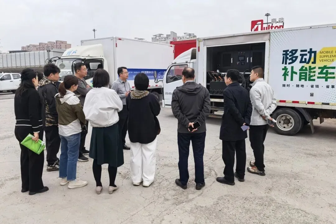 深度交流·共筑绿城|大连市北方农副产品市场协会会员单位莅临大连城投慧鹏座谈交流