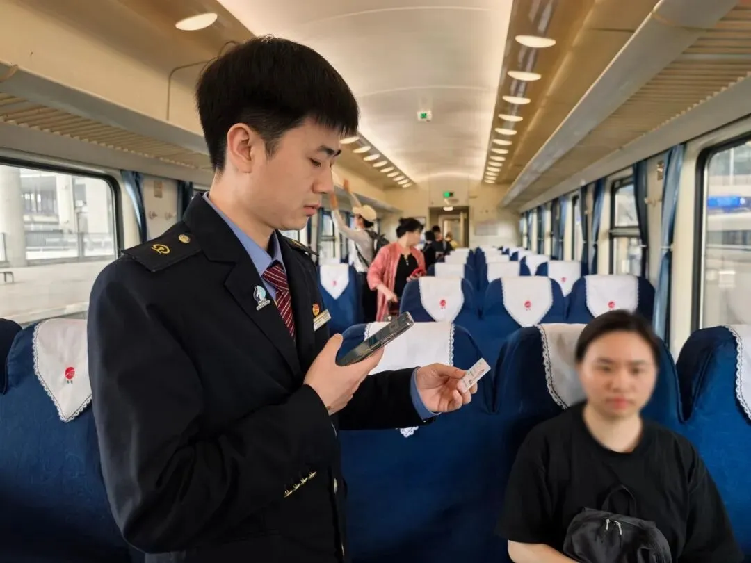 桃月福客繁星|列车上的“营销达人”(23)