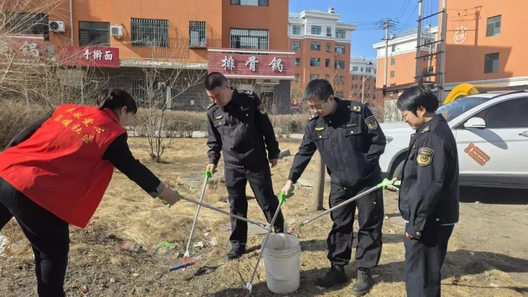 市市场监督管理局开展环境卫生清理志愿服务活动