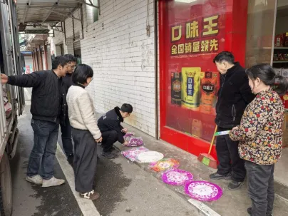 双乳市场监管所:清明祭扫守平安 联合监管护文明