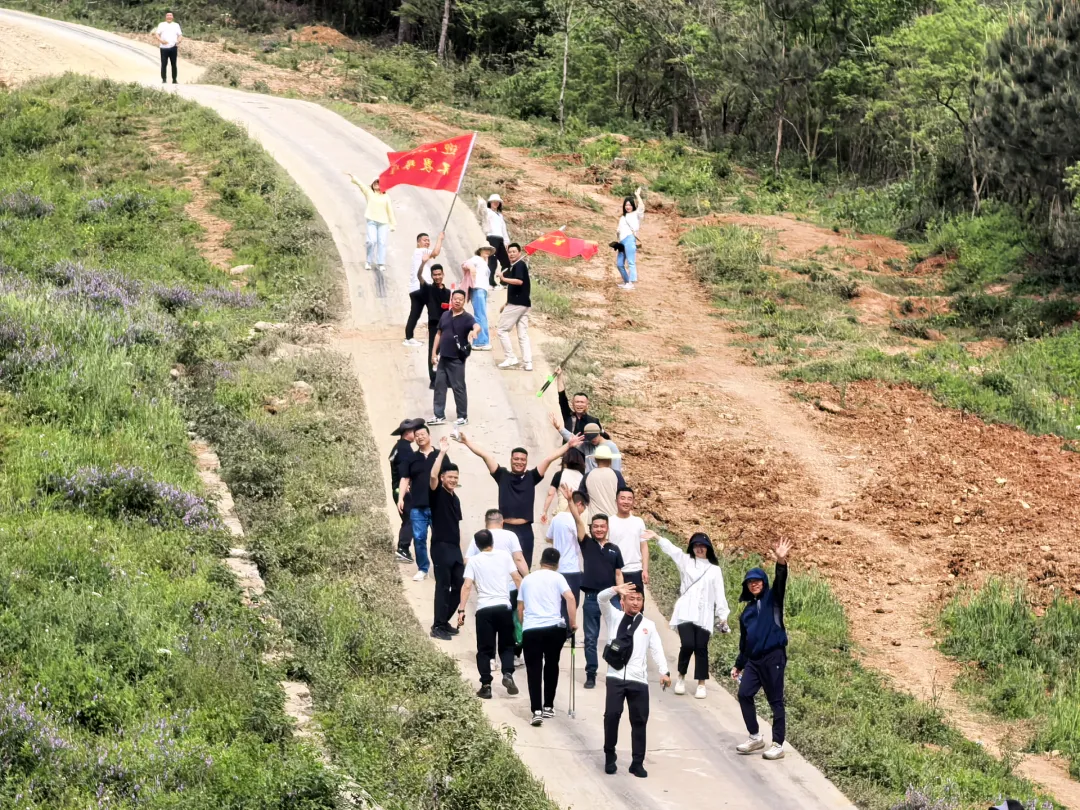 踏峰逐光,聚力同行|力生电缆营销中心扁山团建,以坚韧铸团队,以责任暖山河
