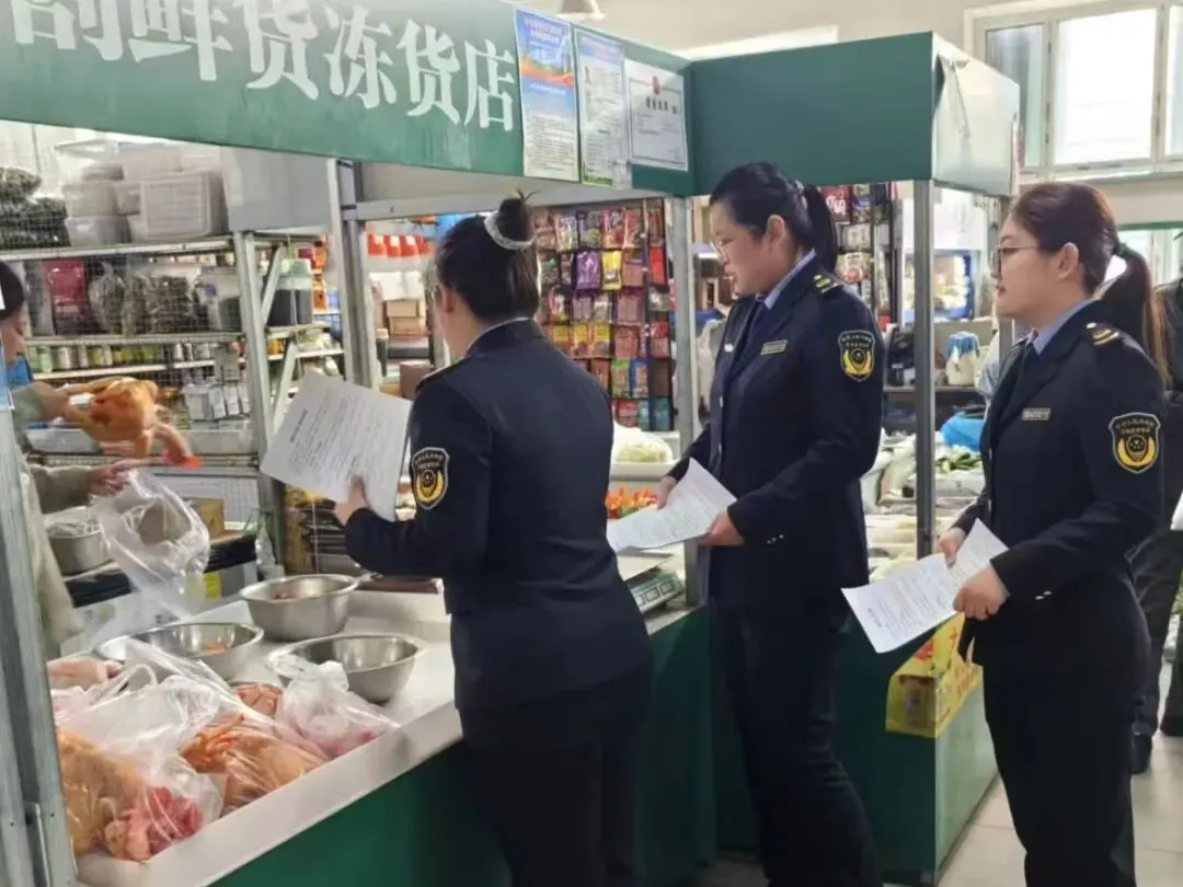 诚信经营进市场,消费维权护民生——抚远市市场监管局开展“诚信经营,放心消费”主题宣传活动