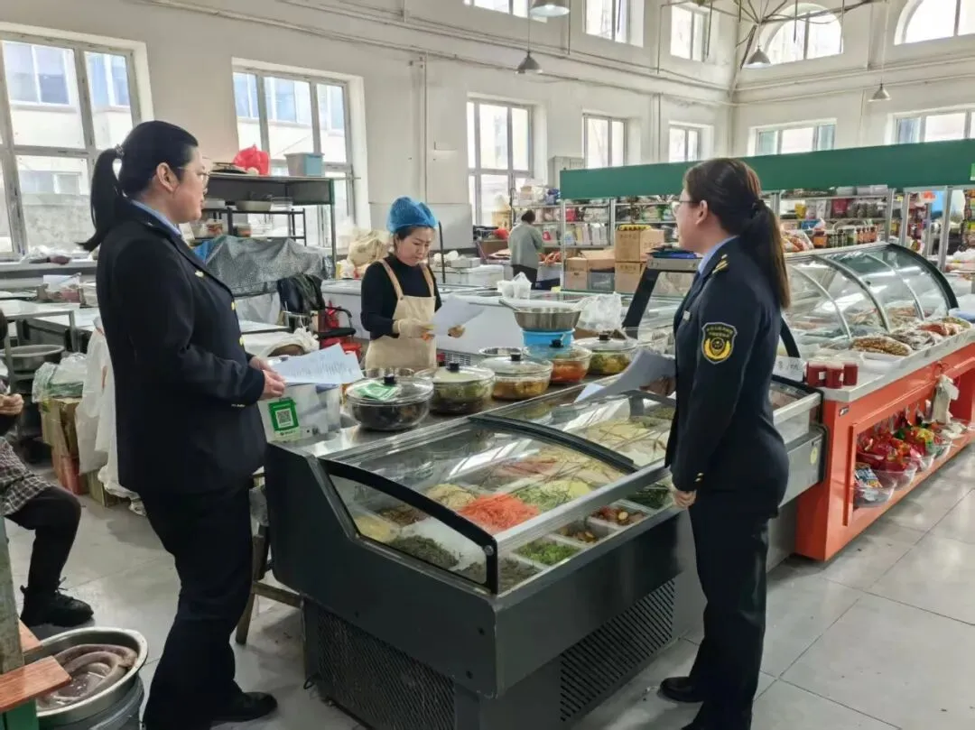 诚信经营进市场,消费维权护民生——抚远市市场监管局开展“诚信经营,放心消费”主题宣传活动