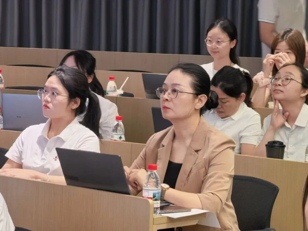 AI智赋新营销,茅香聚力启新程——贵州茅台广东省区第二季度书香茅台读书会在深圳圆满举行