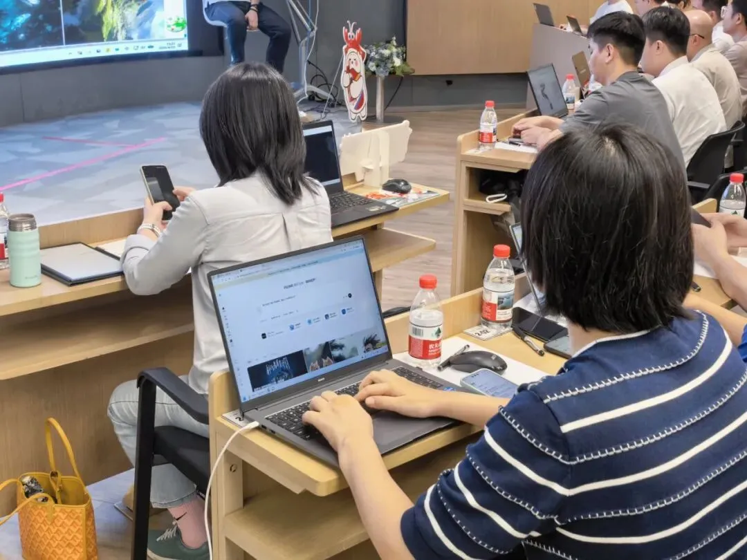 AI智赋新营销,茅香聚力启新程——贵州茅台广东省区第二季度书香茅台读书会在深圳圆满举行