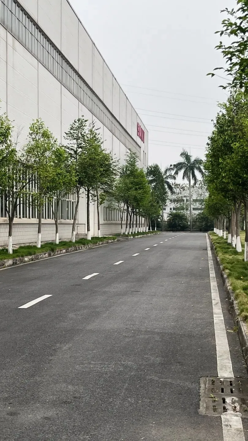 三月三沐春风,劳动焕新园区 | 我司营销团队开展园区落叶清扫活动