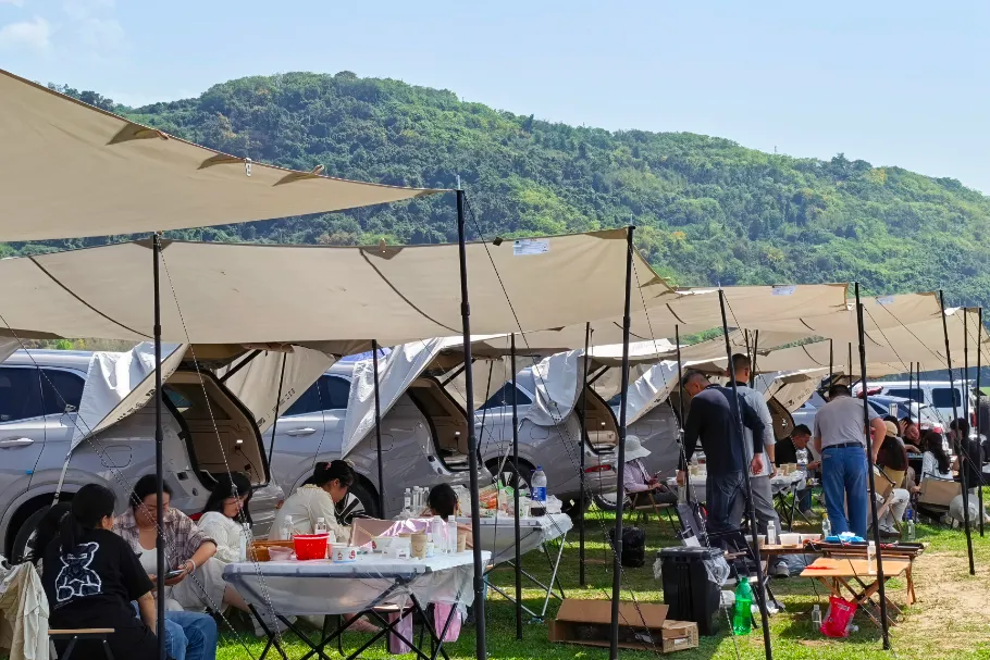 走进校园、深入基地、奔赴户外!党建助力营销,各党支部在行动……