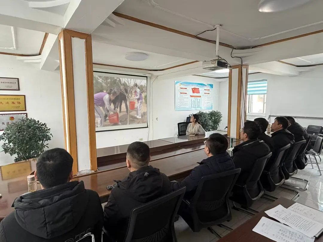 【山西市场导报】太原市政集团一公司开展“增绿添彩护生态 青春建功展担当”主题学习活动