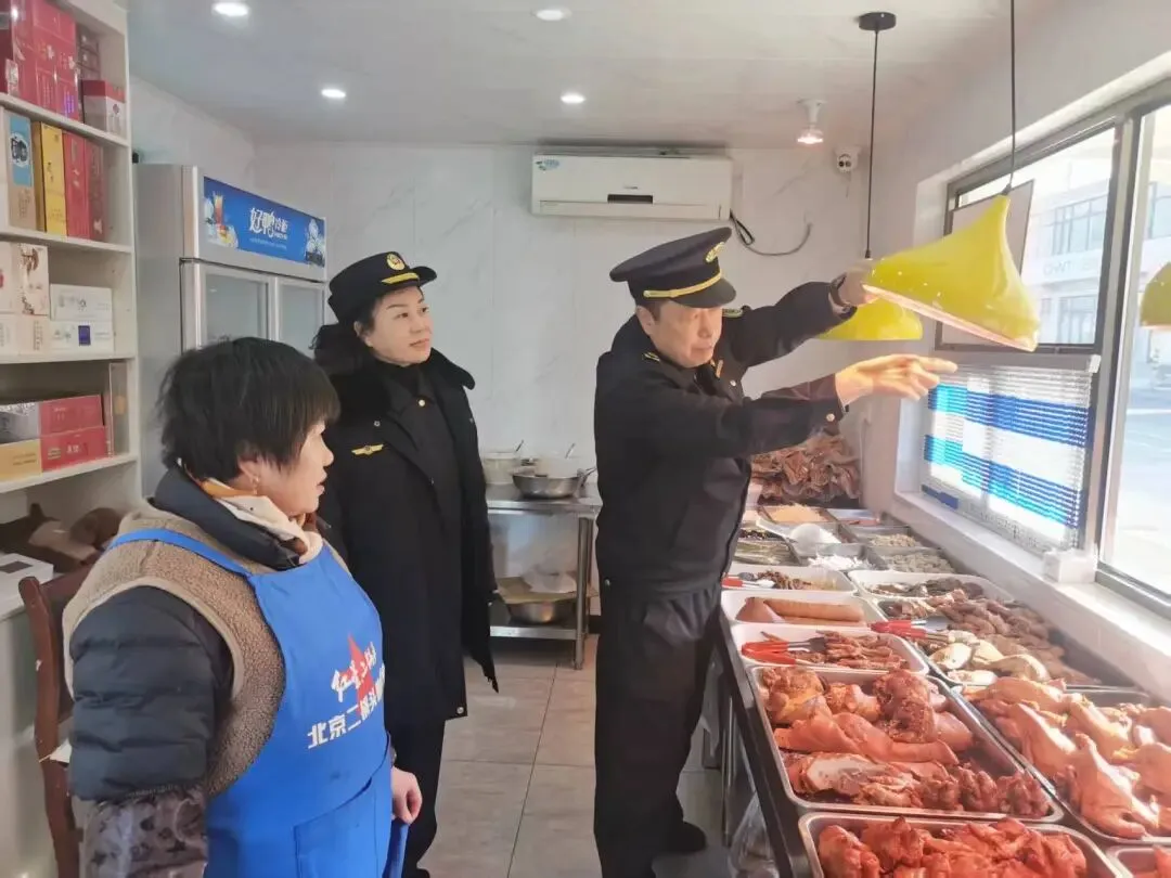 镇罗营镇市场监管所开展“生鲜灯”专项检查,守护生鲜“真本色”