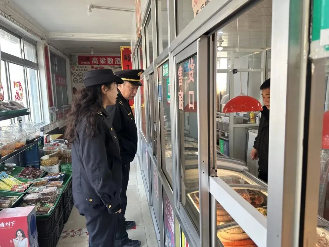 镇罗营镇市场监管所开展“生鲜灯”专项检查,守护生鲜“真本色”