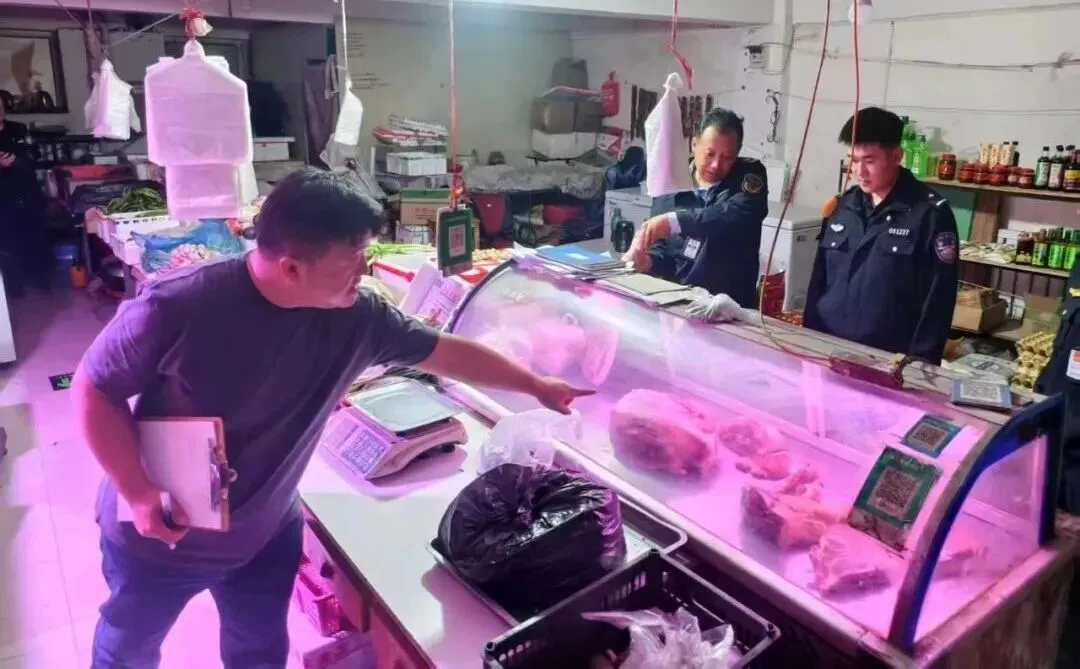 石总场北泉镇对东明珠花园市场进行食品安全专项检查