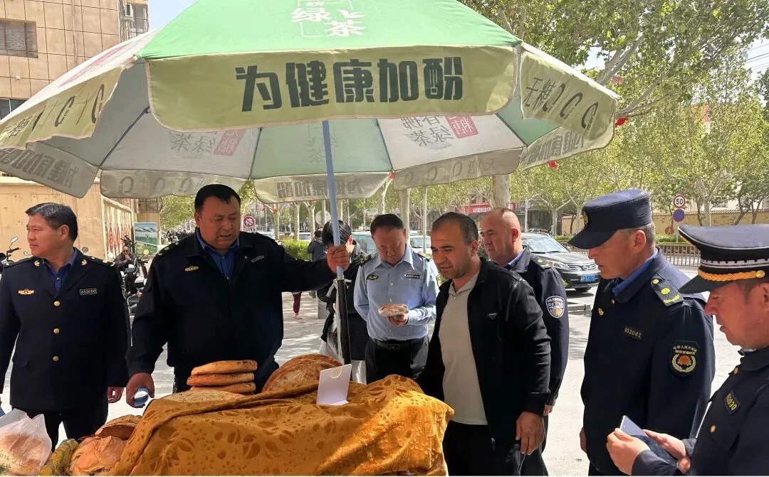 克州市场监督管理局联合多部门开展校园周边流动摊贩专项检查