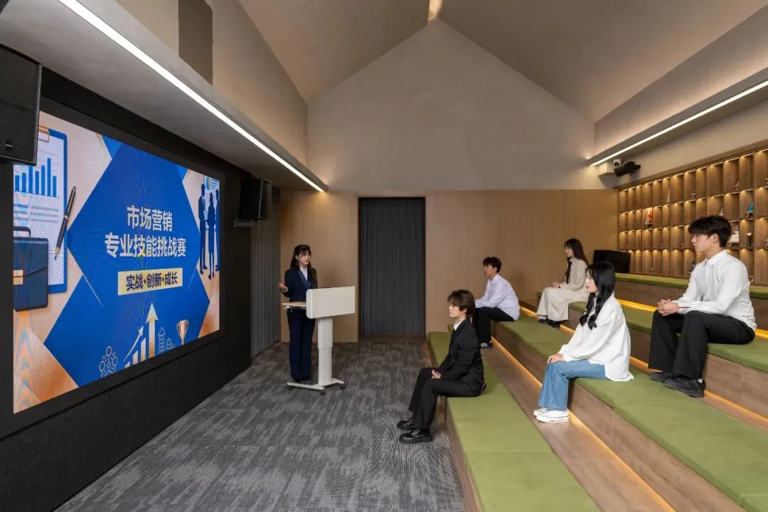 专业指南 | 市场营销:实战淬炼,名企直达,培育“懂技术、精应用”的数智精英