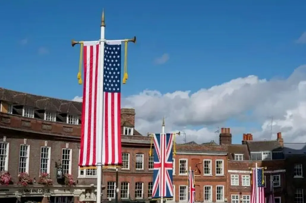 罗斯柴尔德开始卖英国大楼了!市场要变天?一场被误读的资产轮换!