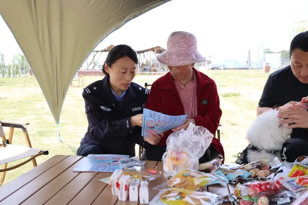 跳蚤市场、露营地、乡镇大集……莒县公安反诈“赶场”忙!