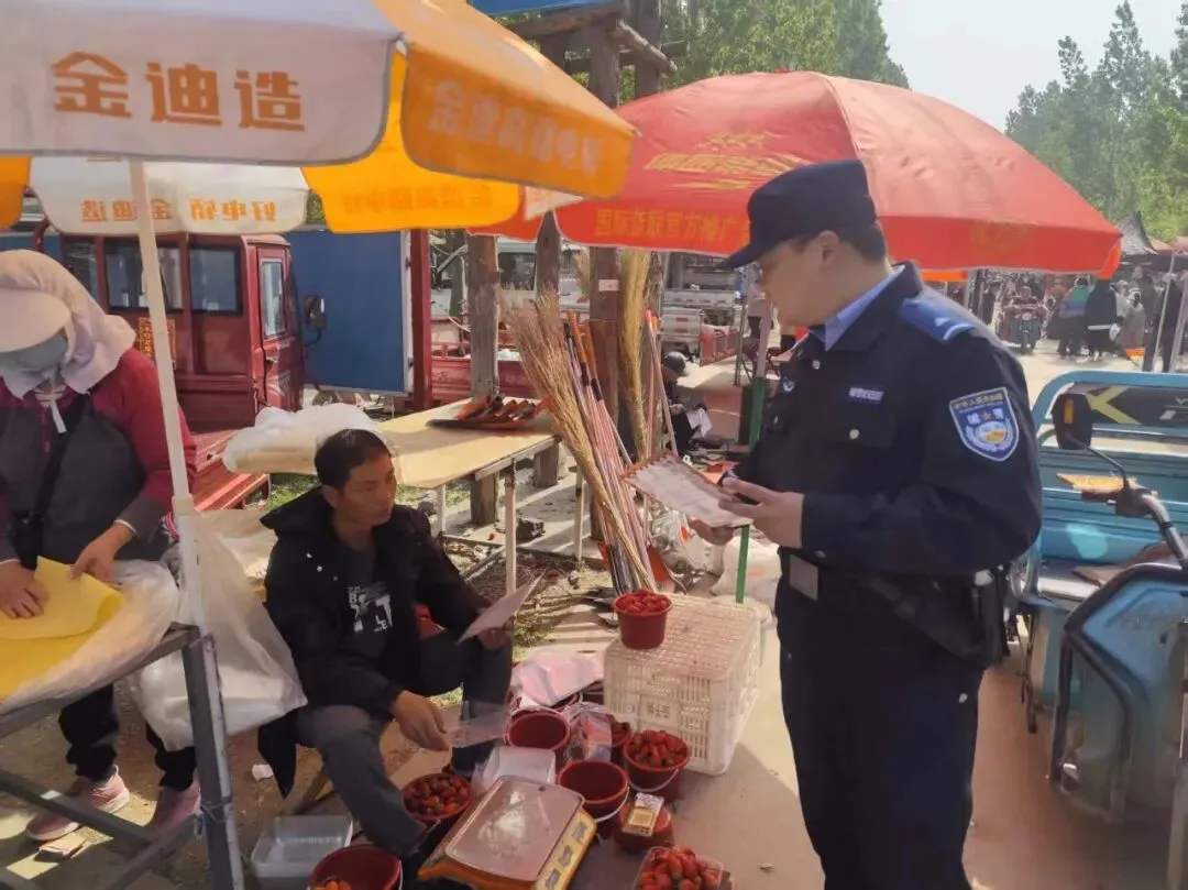 跳蚤市场、露营地、乡镇大集……莒县公安反诈“赶场”忙!