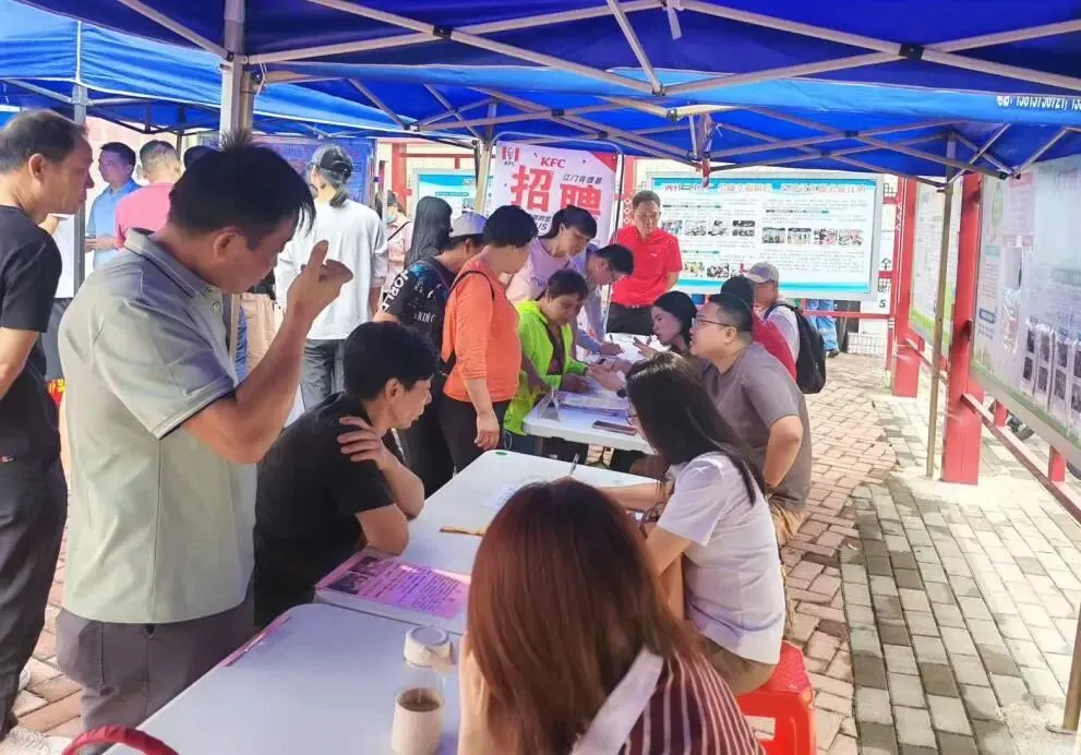 蓬江区零工市场4月月度招聘会圆满落幕,以岗赋能、以暖护航,助力供需双向共赢