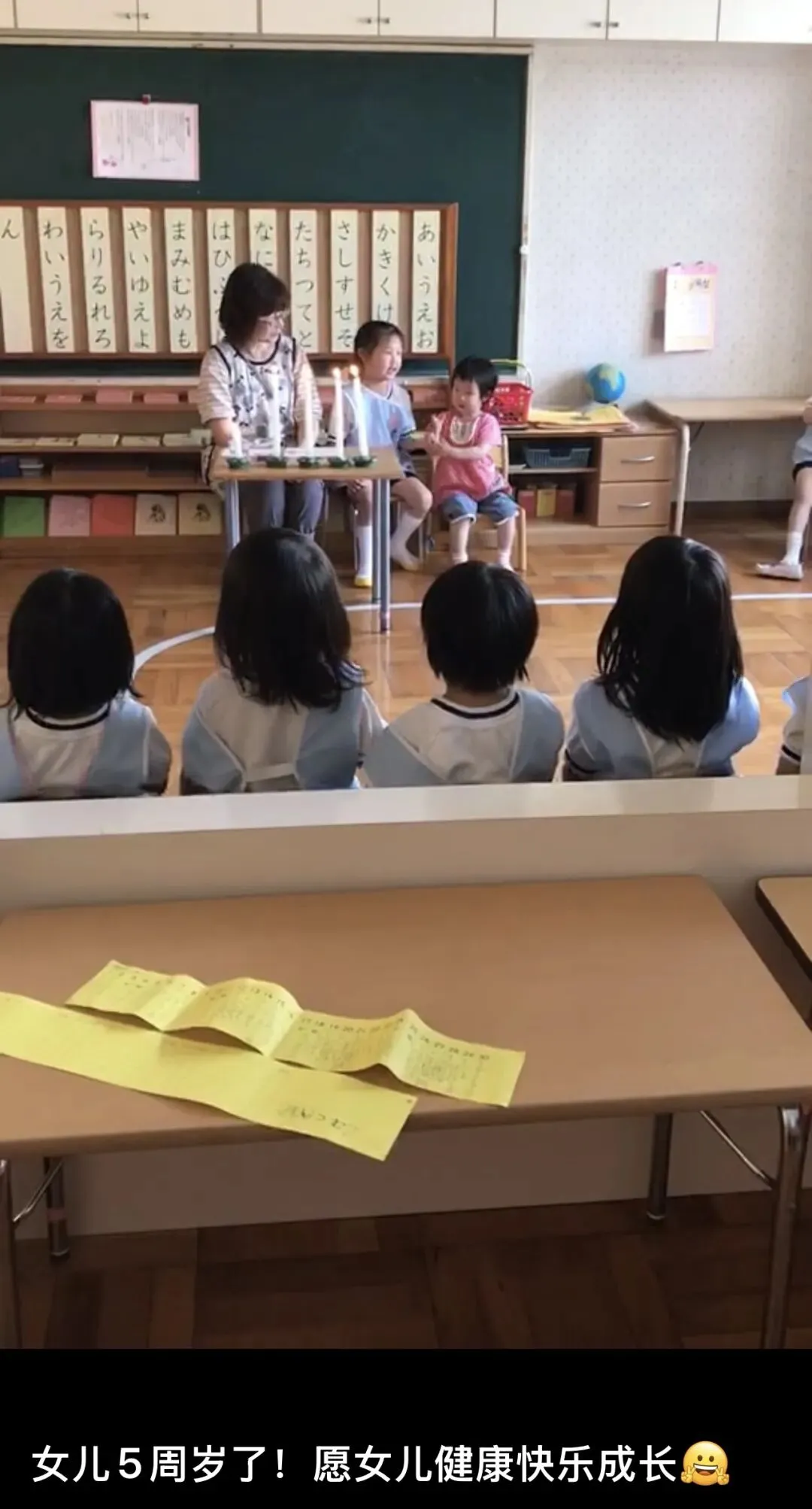 靠石头剪刀布抢“豪门家具”!日本跳蚤市场的廉价狂欢,藏着最扎心的真相