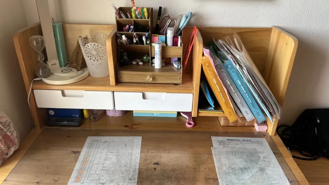 靠石头剪刀布抢“豪门家具”!日本跳蚤市场的廉价狂欢,藏着最扎心的真相