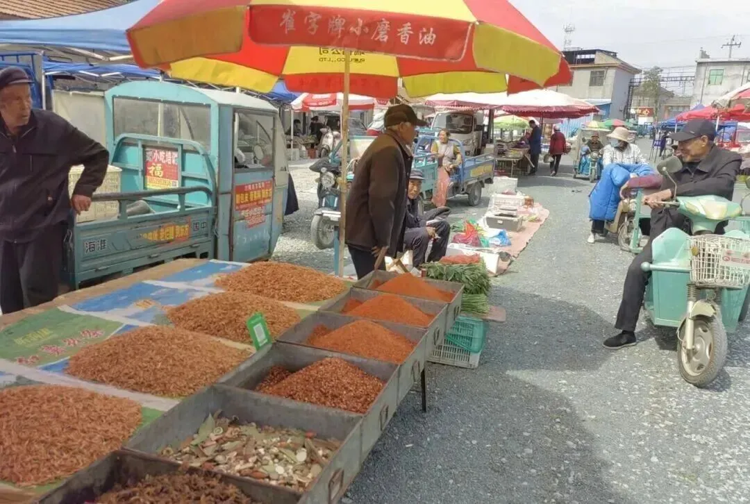 兰陵镇艾曲集贸市场搬迁啦!